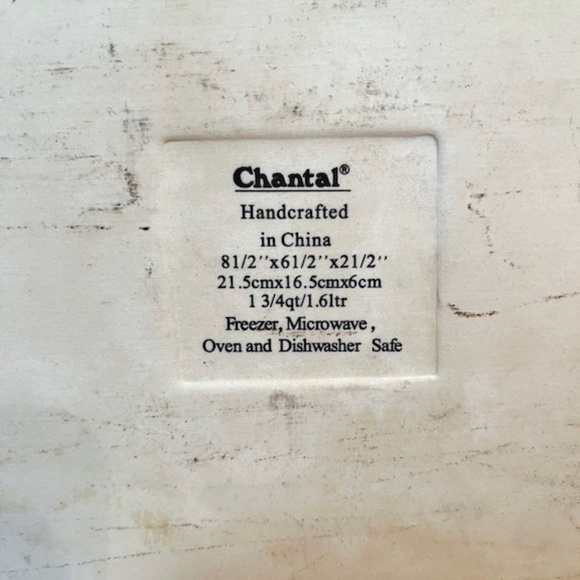 Chantal Baking Dish. Red/Cream 1 & 3/4 quart. 9 x 7 x 2 in. inner dimensions. - Picture 7 of 7